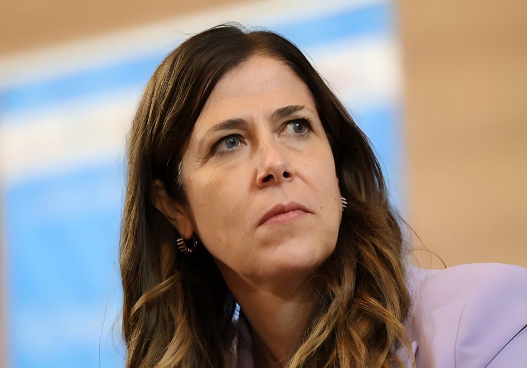 Decadenza del presidente della Sardegna: Alessandra Todde perde la carica per irregolarità nelle spese elettorali