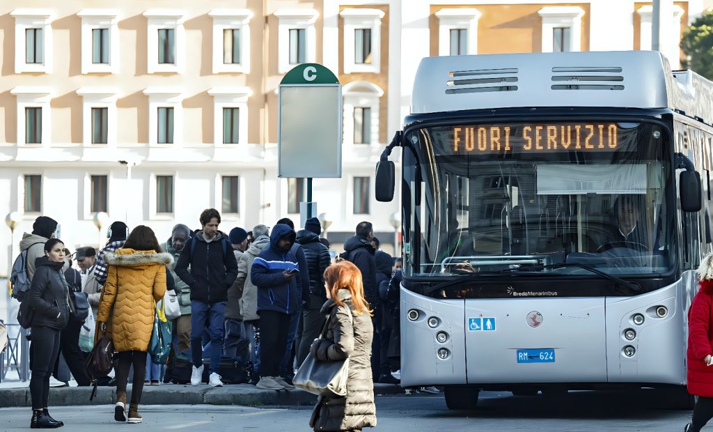 Trasporti, scuole e aeroporti: scioperi paralizzano le città italiane oggi 10 gennaio