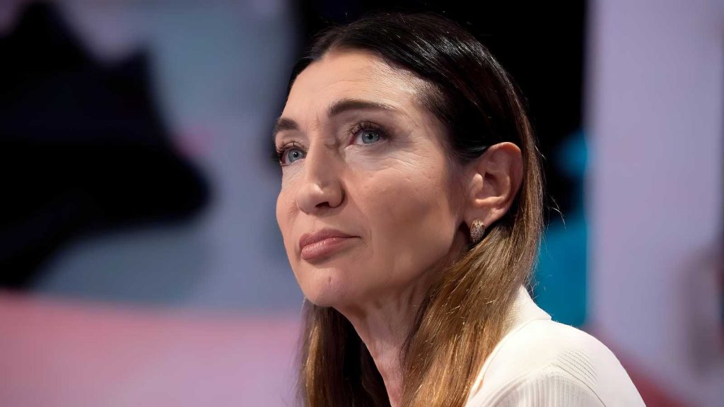 Elisabetta Franchi accusata di stalking: vicenda di gelosia e presunto tradimento trenta anni dopo