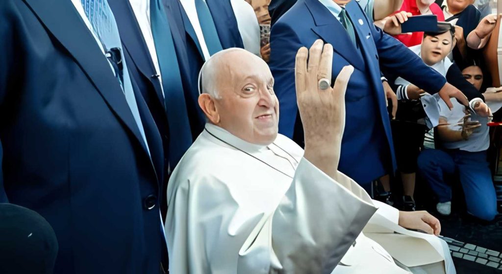 Papa Francesco ricoverato al Gemelli: quadro clinico complesso richiede cambio terapia e degenza prolungata