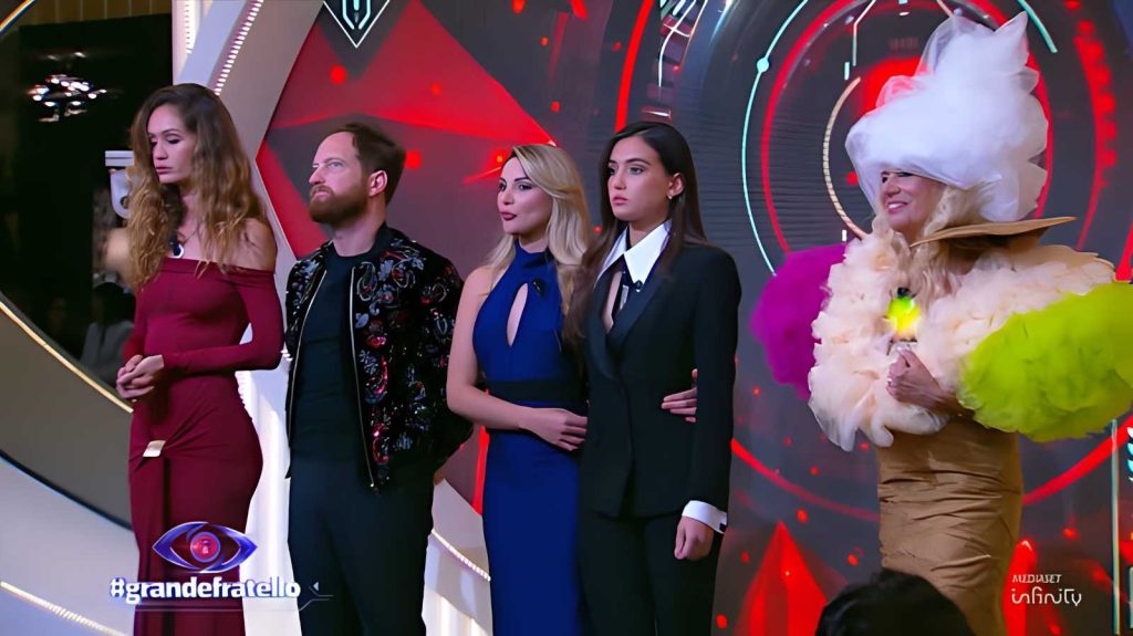 Grande Fratello 2024/2025: Stefania eliminata, Jessica, Lorenzo e Zeudi in finale