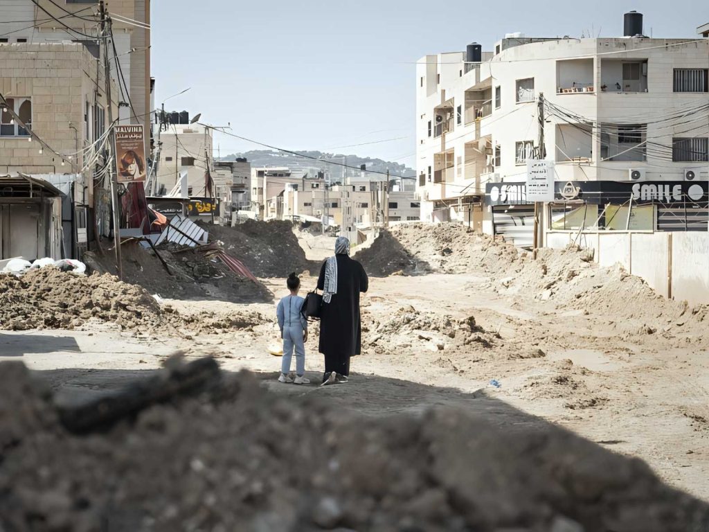 Jenin, testimonianze e resistenza: profughi intrappolati tra milizie e soldati israeliani